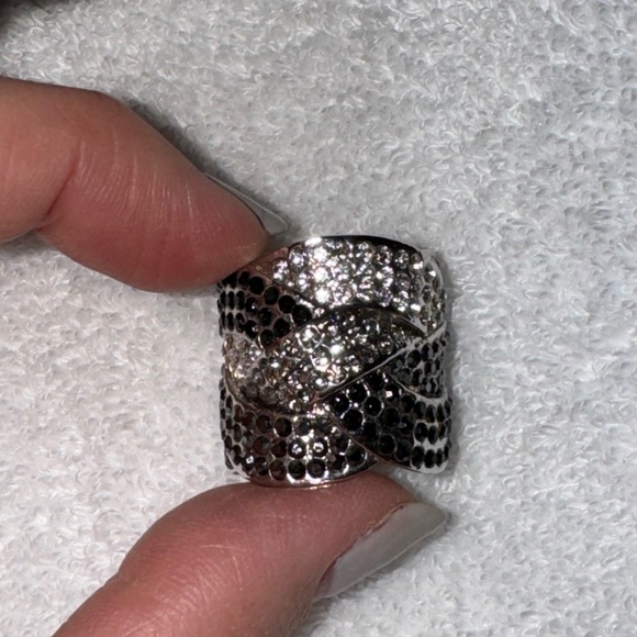 Lia Sophia Crystal Ring Sz 6.5 - Picture 2 of 5